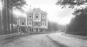 Château du Marteau, acheté par William Cockerill en 1809, il fut démoli en 1942. Situé à l'emplacement actuel du magasin "Hubo" anciennement "SPABOIS"