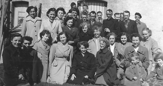 1952 : Chorale paroissiale de Creppe (photo collection M. et Mme Jacquy Dohogne)