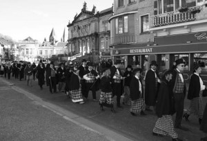 une partie du cortège : les habitants du quartier du Waux-Hall