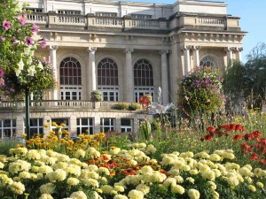 La fontaine des jardins du casino.