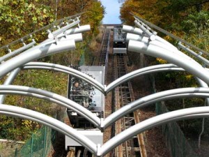 Le funiculaire permettant d'accéder au nouveau centre thermal depuis le centre ville.