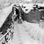 1988 :  M. Castagnetti, habitant de la rue a dégagé la neige qui était tombée en abondance.