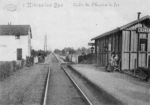 1910 : La halte de Nivezé située non loin de la fontaine du Tonnelet (carte postale)