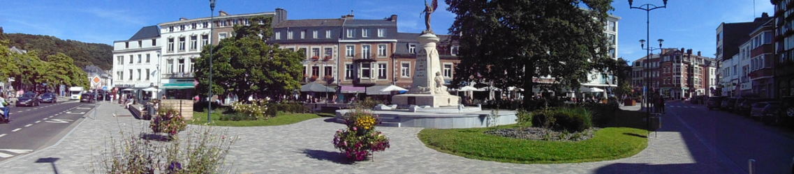 Panorama de la place du monument - Eté 2016