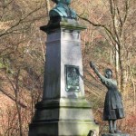 Statue de Meyerbeer dans le parc de sept heures dans le golf miniature.