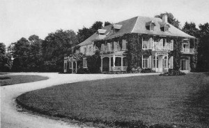 1955 : l’Hôtel « Le Vieux-Nivezé » (carte postale)