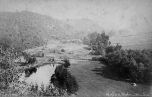  Août 1893 : Extrémité « Est » du lac de Warfaaz, vu de la colline de Balmoral (photo collection Luc Baronheid)