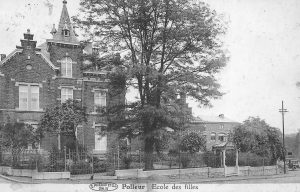 Carte postale : 1920 : l’école des filles