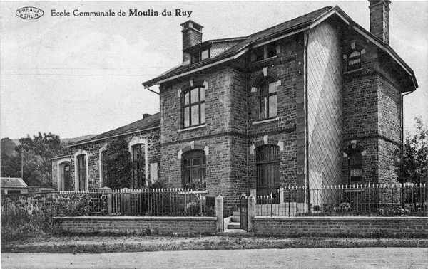 Carte postale : 1920 : l’école communale de Moulin-du-Ruy