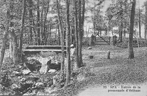 Carte postale : Entrée de la promenade d’Orléans (côté chemin Sous-Bois )