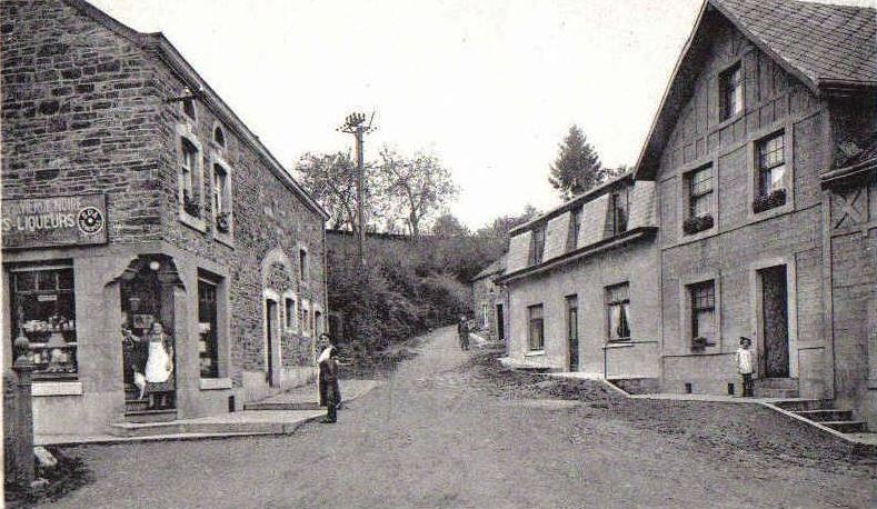 Carte postale : l’épicerie de Lucie Detiste-Lessaint dans le quartier du Fagnou