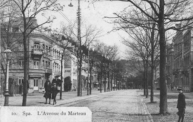 Avenue du Marteau - L'hôtel Astoria est le 2ième bâtiment à gauche